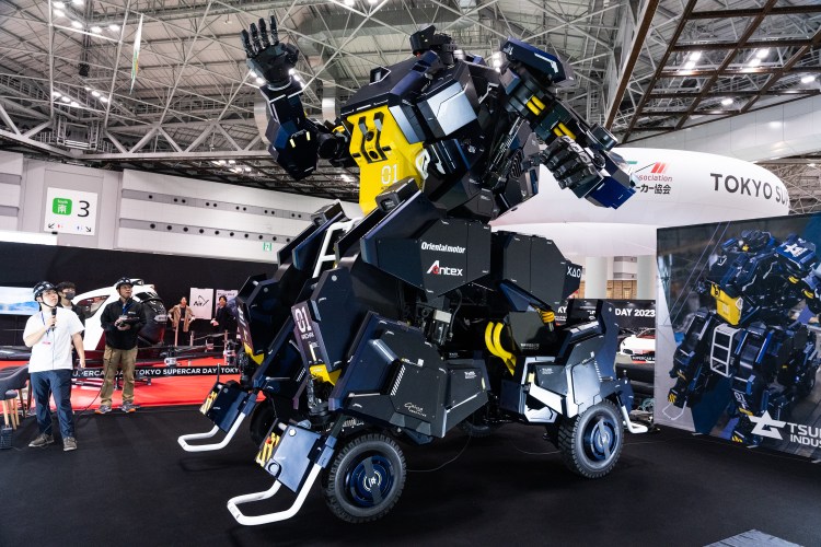 Chân robot gắn bánh xe công nghiệp hiện đại